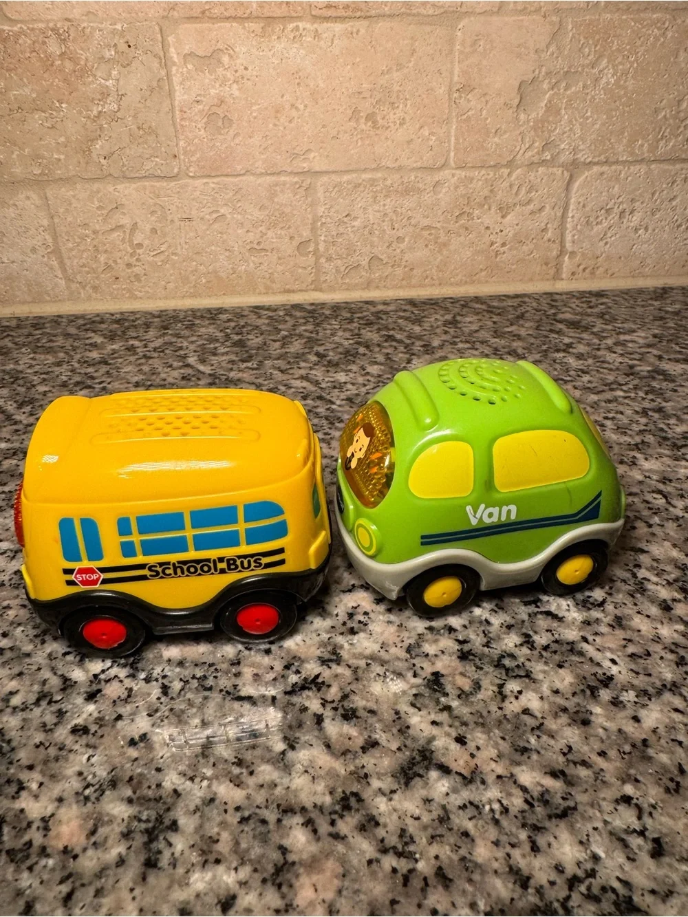 V-Tech School Bus and smart wheels green Van